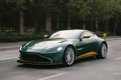 Para los amantes de la velocidad, un Aston Martin Vantage
