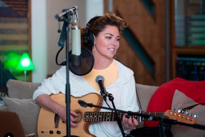 Shania Twain decidió romper su matrimonio Mutt Lange tras la infidelidad con su amiga Marie-Anne Thiébaud en 2008