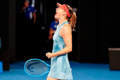 Sharapova le ganó a Wozniacki, la campeona defensora.