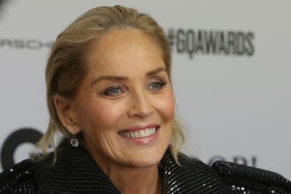 La mala suerte en el amor de Sharon Stone también es legendaria: hace pocos meses logró que una app de citas le habilitara el usuario que había dado de baja porque nadie creía que era ella 