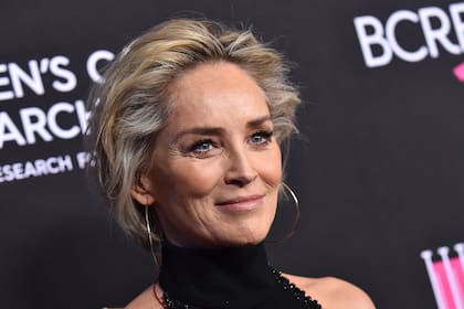 En abril de este año, Sharon Stone lanzó su autobiografía, The Beauty of Living Twice (La belleza de vivir dos veces)