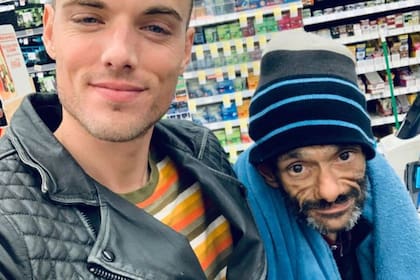 Shaun este 2020 junto a su amigo Drew Gallagher, quien ha movido cielo y tierra para ayudarlo en su rehabilitación