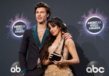 Shawn Mendes y Camila Cabello ganaron un premio por la colaboración del año por su hit "Señorita"