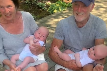 Sheila y su marido junto a los más pequeños de la familia. (instagram)