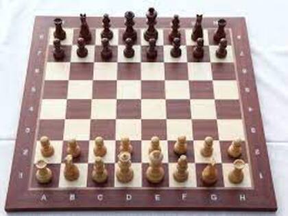 Shelling desarrolló algunas de sus estrategias usando un tablero de ajedrez