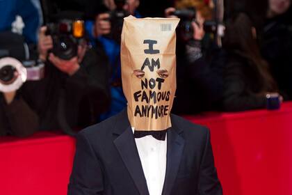 LeBeouf en la alfombra roja en el festival de Berlín