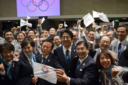 Shinzo Abe celebra en Buenos Aires en 2013 la elección de Tokio como sede de los Juegos Olímpicos