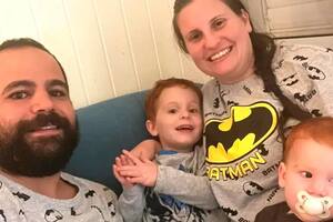 Shiri Bibas junto a sus hijos Ariel y Kfir asesinados por el grupo terrorista Hamas