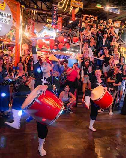 Show de taiko, los tambores japoneses, en Mercat Villa Crespo