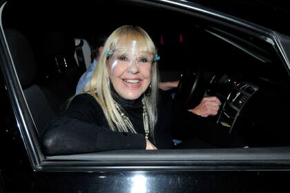 Dorys Del Valle, una de las invitadas que, desde su auto, disfrutó del espectáculo