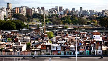 El contraste entre la villa 31 y las torres de Retiro