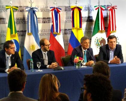 Shunko Rojas, Braun, Cabrera y Etchegoyen, ayer, al hacer el anuncio