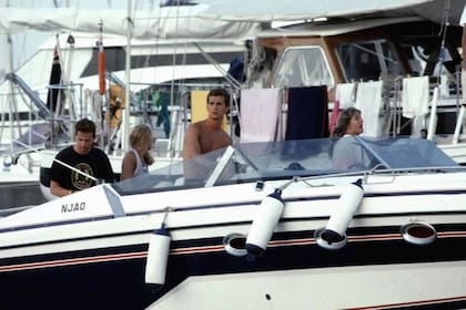 Si bien en la lancha Njao había más amigos de Felipe, los ojos del príncipe de Asturias estaban especialmente dirigidos hacia Isabel Sartorius