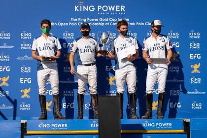 Si bien ganó una semifinal, a Les Lions/Great Oaks se le dio un trofeo: Camilo Castagnola, Dillon Bacon, Bartolomé Castagnola (h.) y Santiago Laborde.