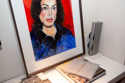 Si bien gran parte de los muebles y objetos de la propiedad se subastaron en 2021 hay detalles que se mantienen vigentes en la casa de Franco Macri.