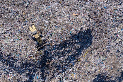 Si bien hay ciertas regulaciones en materia de residuos, la legislación en torno a los plásticos es una gran deuda en la Argentina