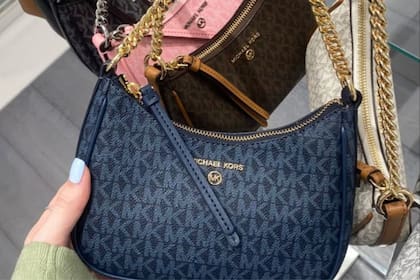 Si bien la versión en negro es la que tiene el descuento más significativo, Walmart ofrece la Jet Set en otros colores a precios reducidos (Pinterest)