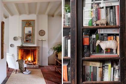 Si bien no es original, la chimenea es una antigüedad que se buscó especialmente. Biblioteca con puertas de vidrio (In de Nije Poorte).