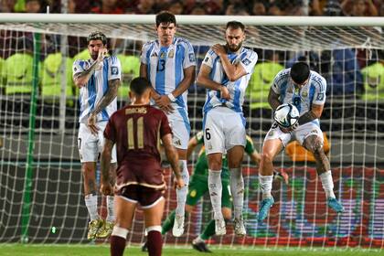 Si bien no perdió contra Venezuela y el campo estaba dificilísimo, la selección tampoco se llevó de Maturín buenas sensaciones; no dominó a un oponente inferior.