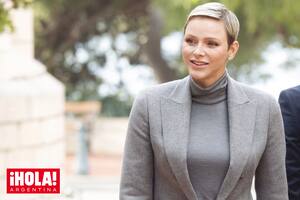 Si bien no pudo asistir al funeral de Constantino de Grecia ni al tradicional Festival de Circo de Montecarlo, la bella sudafricana dijo presente en la celebración organizada en la catedral de Mónaco.