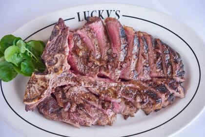 Si de carnes se trata, Lucky’s Steakhouse es el preferido de los duques en California