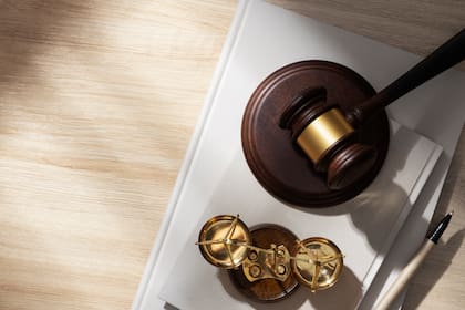 Si el empleado no recibe el salario mínimo estatal en Florida, tiene derecho a presentar una demanda contra su empleador