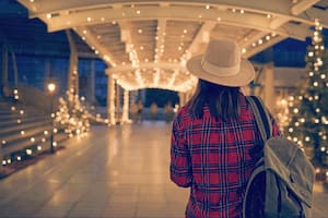 Viajar con green card en Navidad: cuánto tiempo se puede salir de EE.UU. en 2025 sin poner en riesgo la residencia