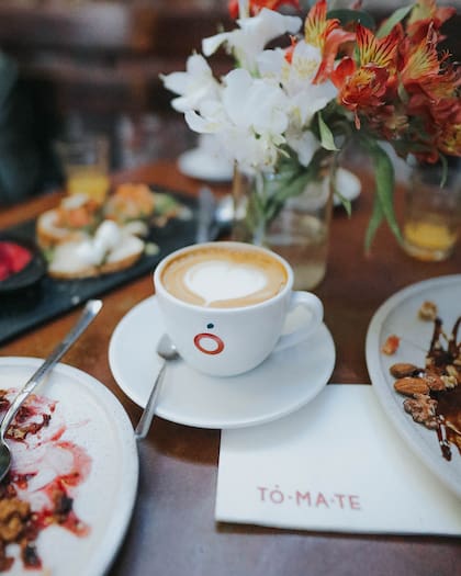 Sí, en Tomate también podés tomar un riquísimo café de especialidad.
