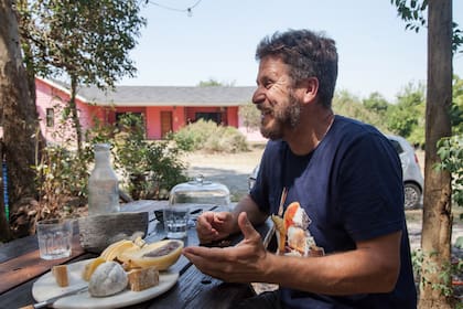 "Si en Uruguay y en Argentina hay leche de pastura, de primera calidad, ¿por qué eso no se traduce en buenos quesos artesanales?", se pregunta Martín Rosberg.