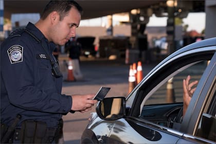 Si es declarado culpable, el supervisor de la CBP podría enfrentar hasta 10 años de prisión y una multa de hasta US$250 mil