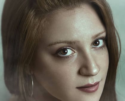 “Si hubiera sido un culto, nosotros éramos sus fieles seguidores y lo mismo que pasa en una secta nos pasaba a nosotros. Si no decíamos o hacíamos lo que ella consideraba correcto, había castigo, pero no era solo obedecer y ya. Si ella sentía odio, nosotros teníamos que sentirlo también”.