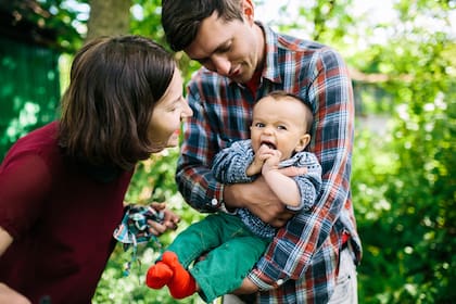 Si la familia creció por la llegada de un nuevo miembro, se recibió una herencia o se transitó una enfermedad prolongada un profesional puede chequear que las deducciones tributarias sean las correctas (Archivo)