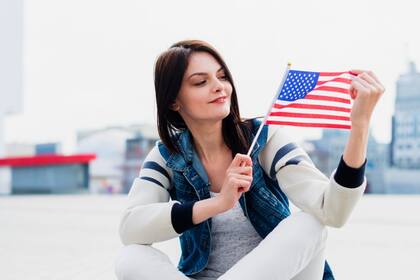 Si la persona ingresó a EE.UU.con una visa de no inmigrante puede solicitar una extensión de la estadía mientras se encuentra en el país