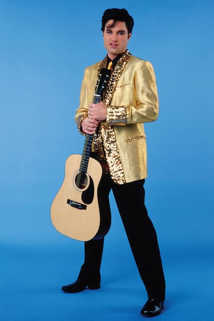 "Si lo hago, voy a prenderme fuego", dijo Russell a la hora de ponerse el traje, en Elvis (1979), de John Carpenter