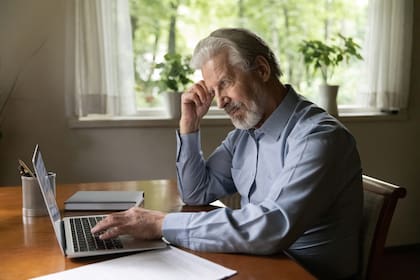 Si luego de 10 minutos no se recibió el mensaje de confirmación se debe chequear que no se encuentre en una bandeja diferente a la principal