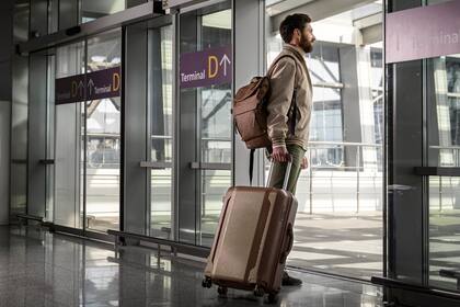 Si no es ciudadano estadounidense, podría necesitar permiso para regresar a Estados Unidos después de viajar al extranjero