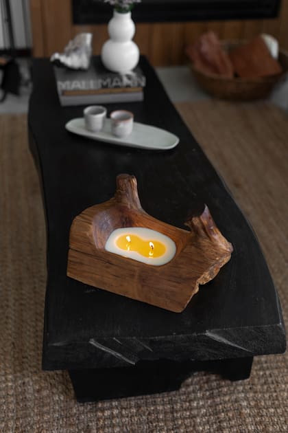 Si no hay fuego, ¡que haya velas! Acá, un original modelo creado por Artisan, la marca de Carolina Vairo.