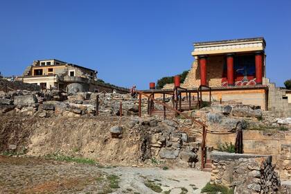 Si quiere una buena fontanera, este es el lugar correcto. El fresco del toro de carga en Cnosos, en Creta, Grecia. Los primeros palacios en Cnosos datan de 1900 a.C.