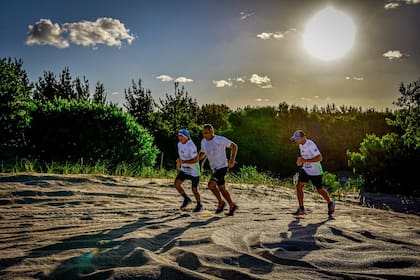 Si se aprecia mayor cantidad de lesiones en corredores que apoyan primero el talón, podría deberse más a la inexperiencia del corredor