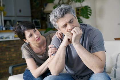 Si se detectan estos problemas es necesario que la persona pueda consultar con un psicólogo o profesional de la salud mental, para permitir otro tipo de escucha objetiva sobre la realidad