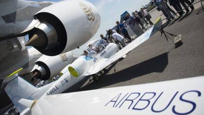 Si se puede reducir el peso de las baterías, es probable que estos aviones sean más ligeros, lo que implica menos energía