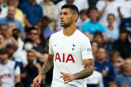 Si ve minutos, Cristian Romero podría jugar su último partido antes del Mundial de Qatar con Tottenham que recibe a Leeds
