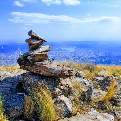 Si visitás Capilla del Monte una de las actividades es escalar el Cerro Uritorco