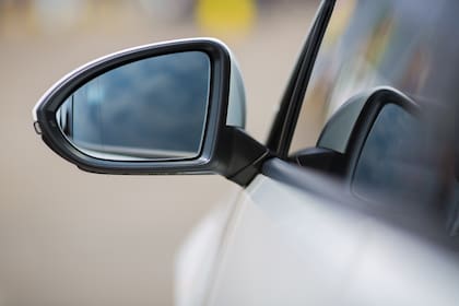 Los espejos retrovisores presentan puntos ciegos que pueden ocasionar accidentes