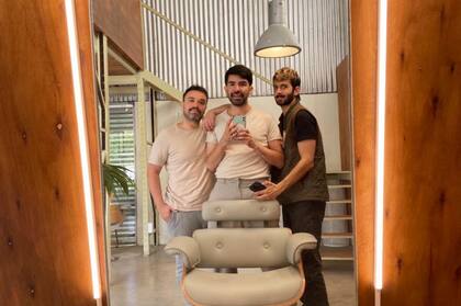 "Siempre agradecer a las personas que nos ayudaron a estar donde estamos”.