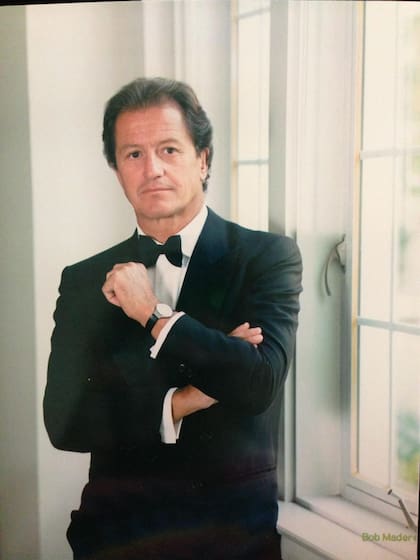 "Siempre de traje". La foto publicadas por su hija, Victoria Junot, en su homenaje