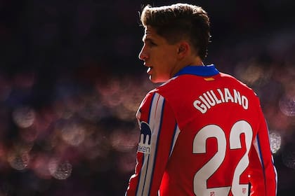 “Siempre hay que dar el máximo, hasta que no puedas más”, avisa Giuliano, una filosofía muy Simeone; lleva su nombre en el dorsal desde las inferiores