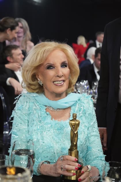 “Siempre pienso: 'Dios mío, ¿hasta cuándo estaré aquí?’. Soy una mujer muy mayor. Y, sin embargo, el entusiasmo nunca se me va”, dijo.