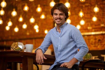 "Siempre pintó el lado del artista. De chico me copaba pintando o agarraba palitos y hacía que tocaba la batería. Pedía música más que juguetes, lo llevo en la sangre", revela Toti.