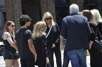 "Siempre te recordaré. Cada vez que me dicen 'Qué noche Teté', estás presente", escribió Teté Coustarot en sus redes sociales junto a una serie de fotos con su amigo Giordano, con el que conformó una de las duplas más queridas del mundo del espectáculo nacional